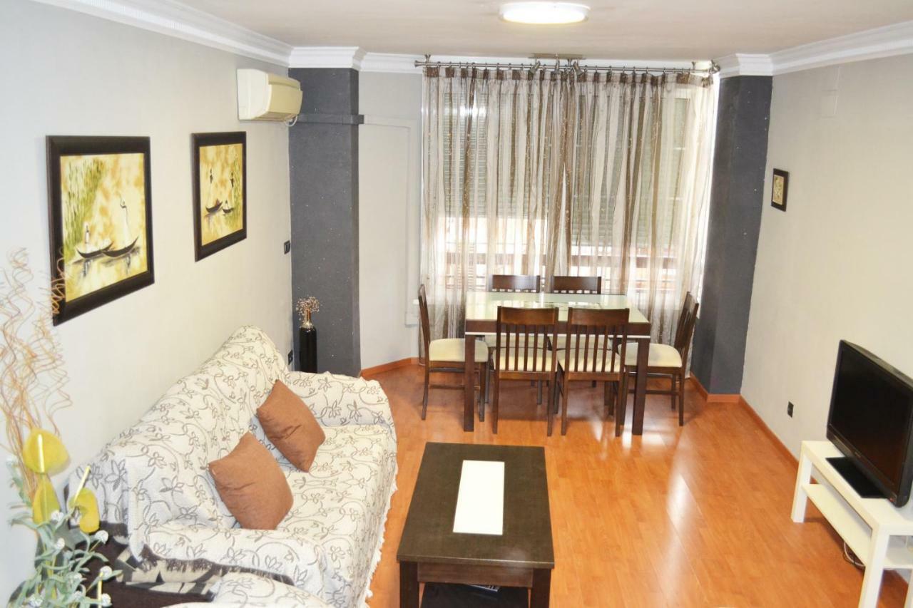 Apartamento Acogedor, Excelente Ubicacion, 10 Min Centro Daire Sevilla Dış mekan fotoğraf